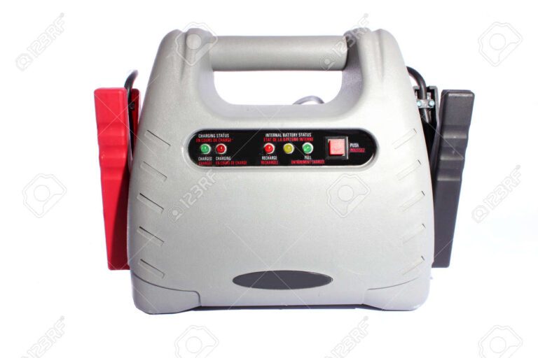 14449324 puente de la bateria aislada que se utiliza para saltar comienzo un coche sin cables de puente o un