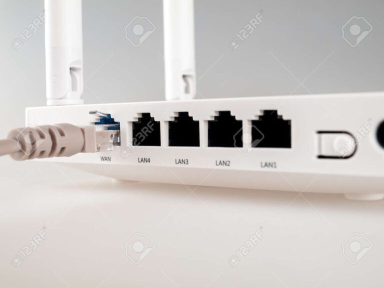 Qué se necesita para tener Internet en casa 1 163772858 enrutador moderno con cable de internet conectado uso en el hogar potencia y propagacion de