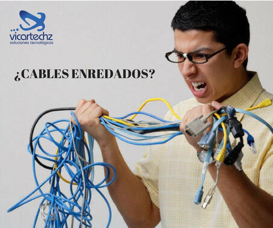 Motor con cables eléctricos enredados