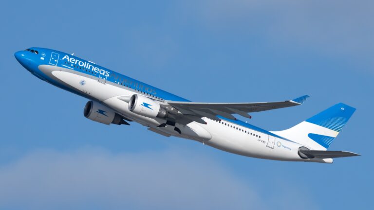 Cómo puedo encontrar el número de vuelo de Aerolíneas Argentinas 1 aerolineas argentinas 2