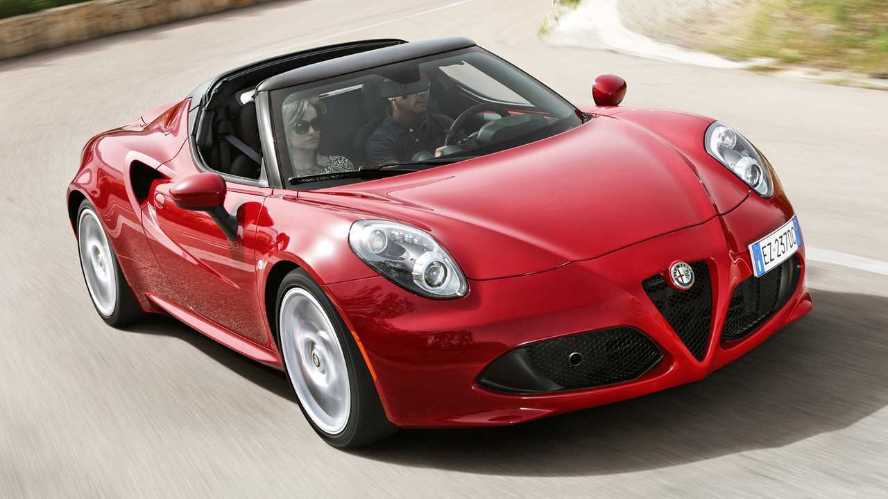 Qué significa 120 CV: Explicación y comparativa 5 Coche deportivo con 120 CV en acción