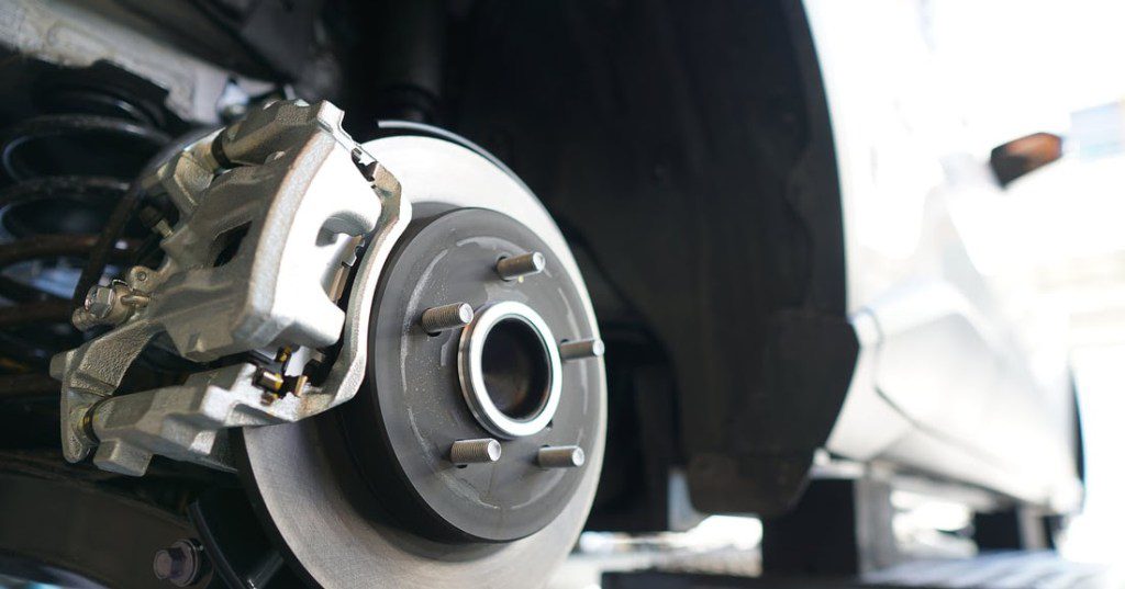 Cómo me doy cuenta cuando un caliper ya no sirve 4 Caliper de freno defectuoso en llanta