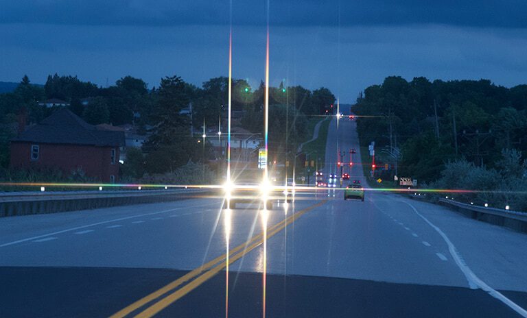 Consejos para evitar el deslumbramiento al conducir de noche 8 Consejos para evitar el deslumbramiento al conducir de noche