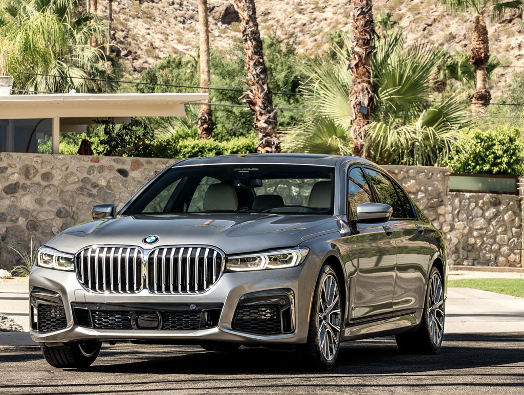Diferencias entre coche de lujo compacto y coche estándar 3 coches lujo 1