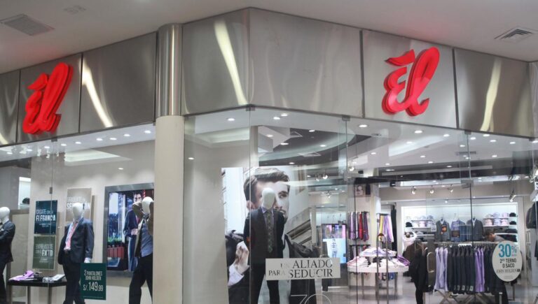 Qué significa la frase "El que tenga tienda que la atienda" 1 el tienda