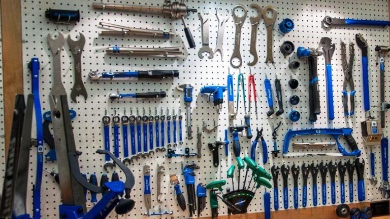 Qué herramientas debe tener un taller mecanico automotriz 1 herramientas de taller autoavance