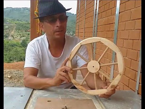 Rueda de madera en proceso de fabricación