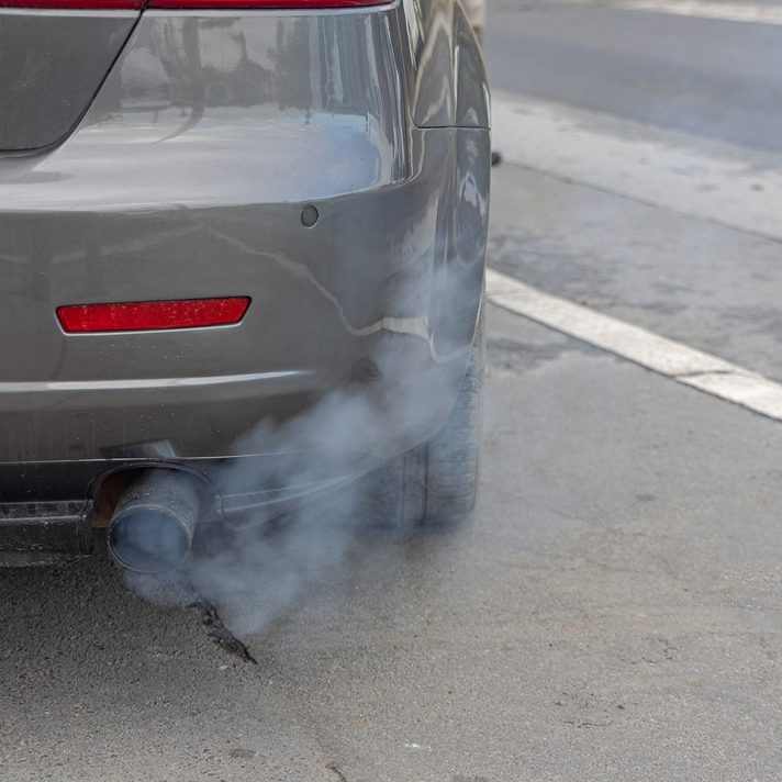 Humo blanco con olor y problemas salud