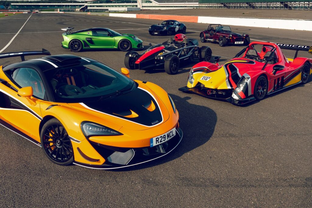 los mejores coches deportivos para circuitos de carreras