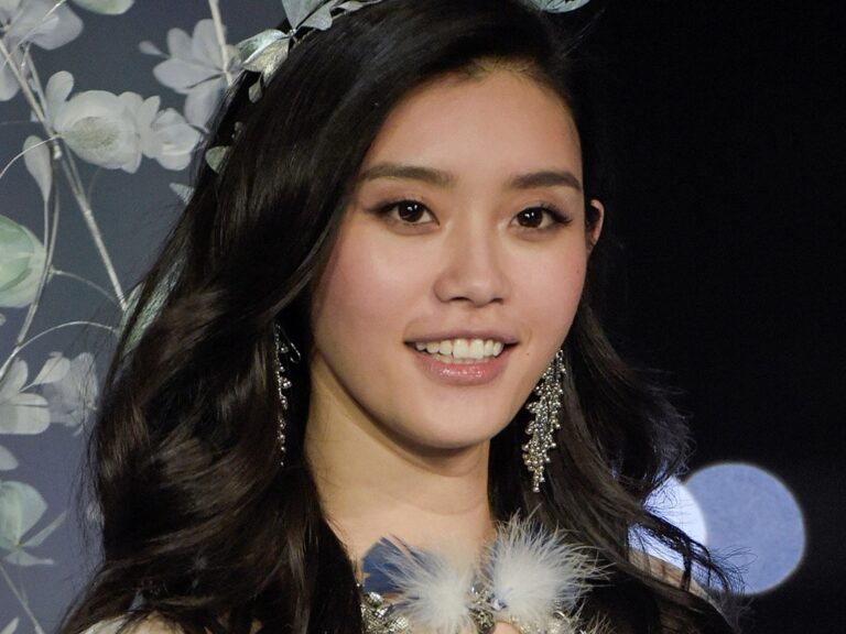 Quién es el ángel de Victoria's Secret que se cayó en la pasarela 1 ming xi
