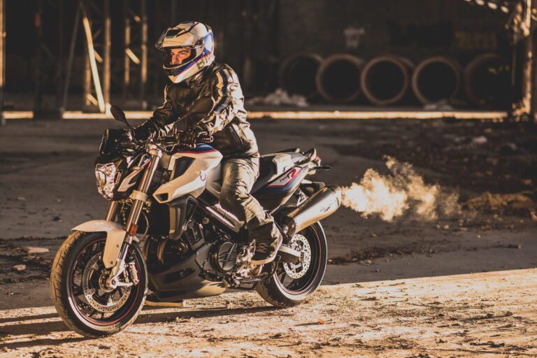 Qué pasa cuando mi moto bota humo blanco 1 noticia 23656