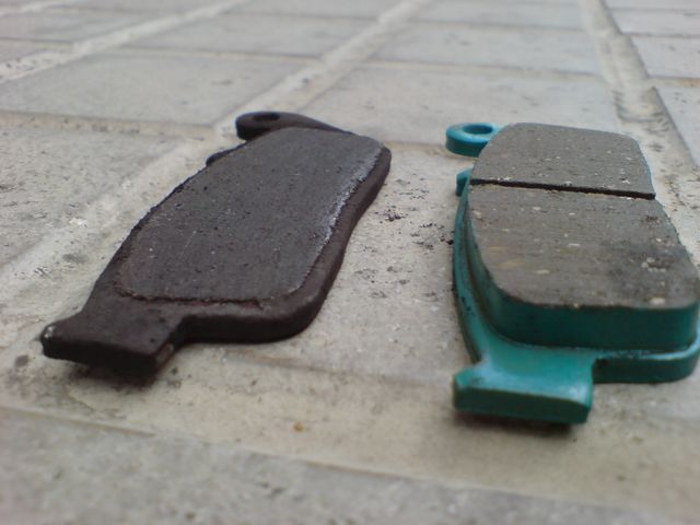 Pastillas de freno nuevas vs desgastadas
