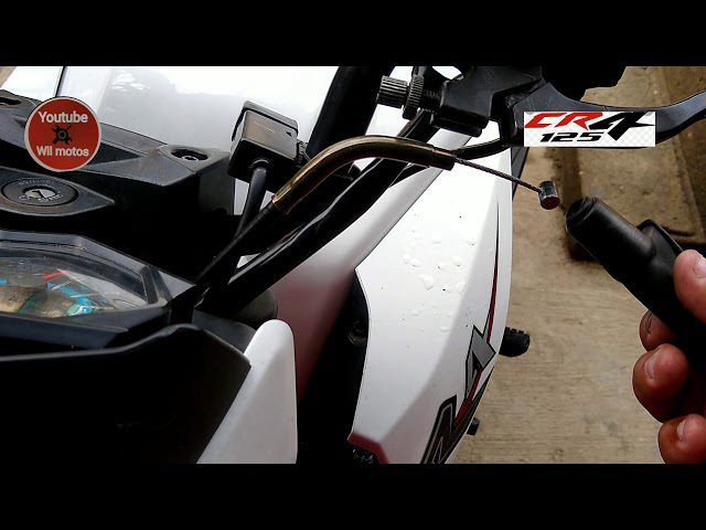 Guaya del clutch de moto desgastada