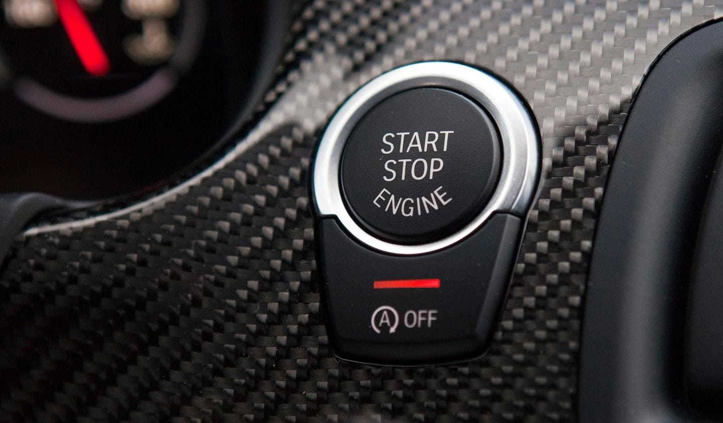 Qué pasa si pongo una batería normal a un coche con Star Stop 4 Coche moderno con sistema Start-Stop desactivado