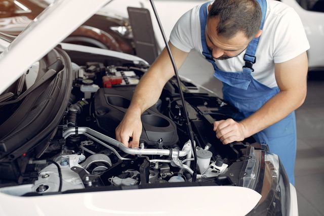 Reparación de transmisión automotriz en taller especializado