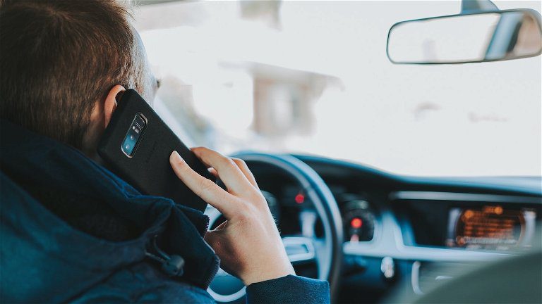 usar el movil al conducir